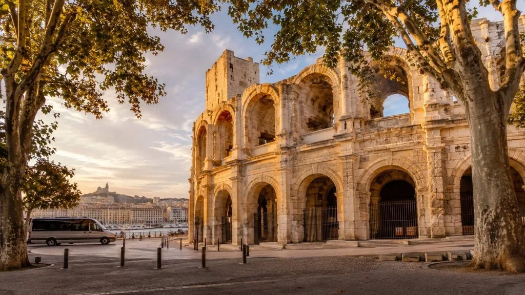 Von Marseille: Tagesausflug nach Arles, Les Baux & Saint-Rémy